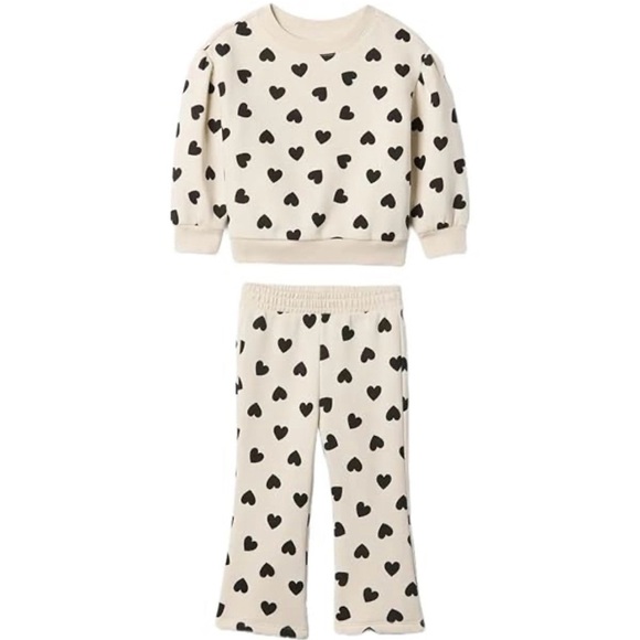 GAP Other - GAP Kids Sweat Set - Cream with Black Hearts Size 3T